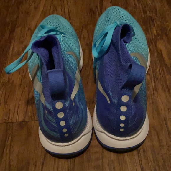 Nike shoes - Picture 4 of 5